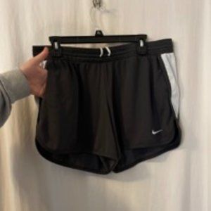 Nike Shorts; XL